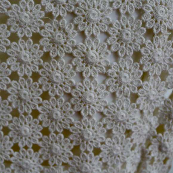 Joe Fresh Cream Pleated and Lace Back Dress NWT Size 10 - Picture 5 of 6